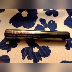 REALHER Mini Mascara #2 in Eye Am Beautiful